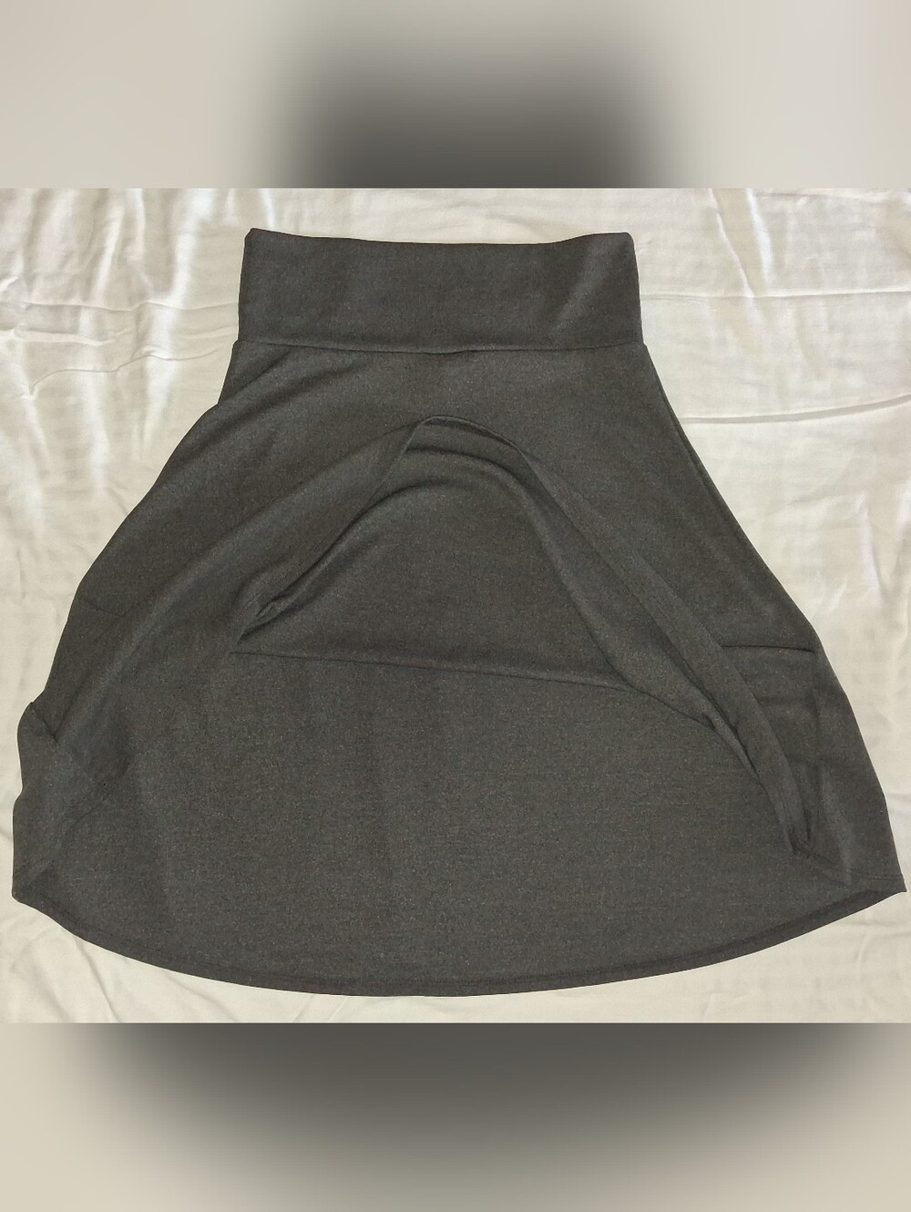 LULAROE GRAY SKIRT SZ LG - Picture 4 of 4